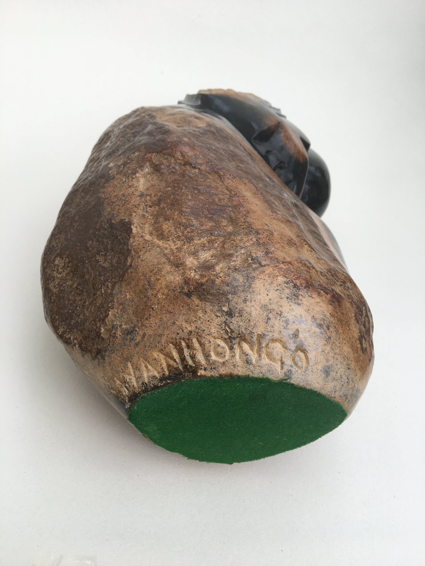 Euwit Nyanhongo Sculpture